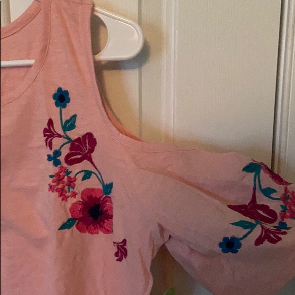 Off the shoulder blouse - Picture 2 of 3